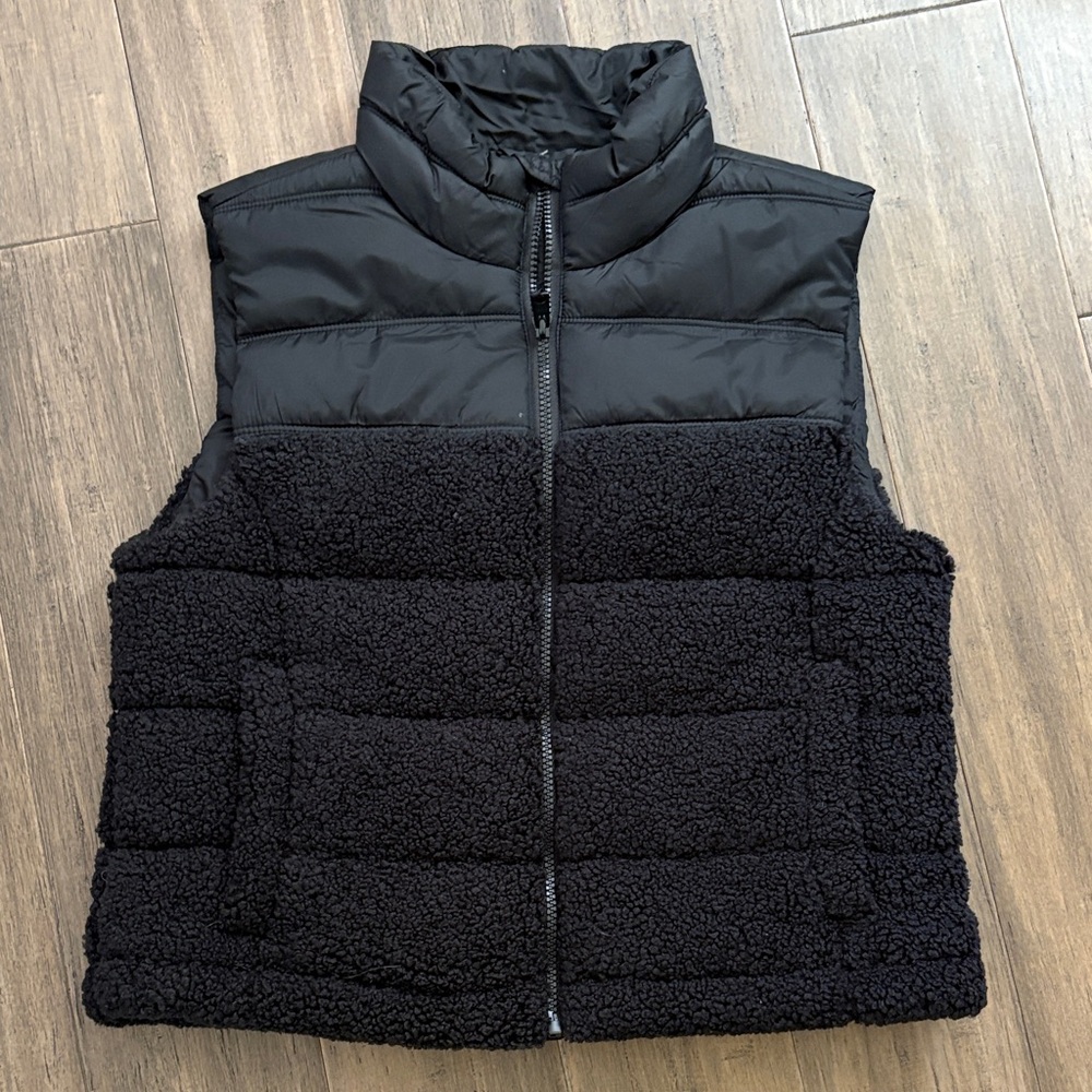 Aeropostale Black Puffer Vest with Green Label